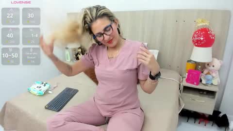 Lesly Santodomingo online show from 02.23.26