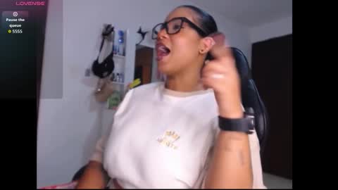 lesly online show from 10.18.25