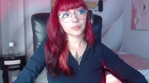 Snapshot of lessboobs_gh chatting on 01.09.25 Less online show from 01.09.25