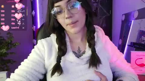 Snapshot of lessboobs_gh chatting on 10.21.25 Less online show from 10.21.25