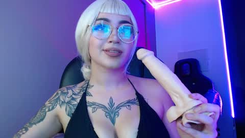 Snapshot of lessboobs_gh chatting on 04.24.26 Less online show from 04.24.26