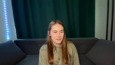 Snapshot of lessiemccoyle chatting on 06.08.26 Hello my love Im Val online show from 06.08.26