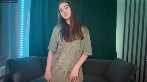 Snapshot of lessiemccoyle chatting on 07.19.26 Hello my love Im Val online show from 07.19.26
