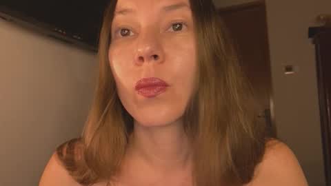 Snapshot of lessya_magic chatting on 09.27.25 lessya_magic online show from 09.27.25