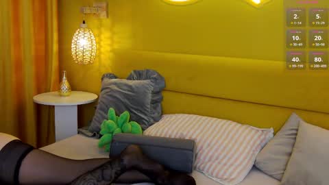 Lessy online show from 04.08.26