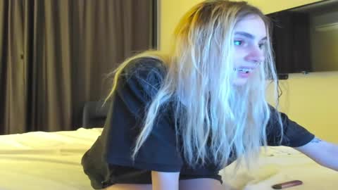 Snapshot of lesyaliss chatting on 04.06.26 lesyaliss online show from 04.06.26