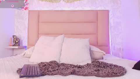 Snapshot of leti_white chatting on 02.19.26 Leti White online show from 02.19.26