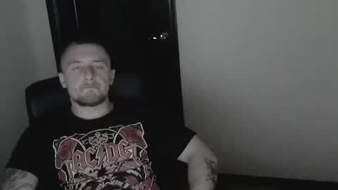 Snapshot of lev1ngston chatting on 12.24.24 lev1ngston online show from 12.24.24