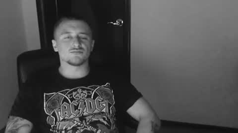 Snapshot of lev1ngston chatting on 01.13.25 lev1ngston online show from 01.13.25