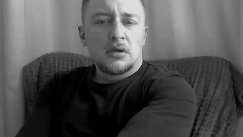 Snapshot of lev1ngston chatting on 04.12.26 lev1ngston online show from 04.12.26