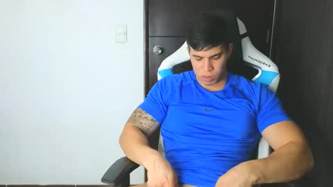 Snapshot of levelingg chatting on 12.19.24 levelingg online show from 12.19.24