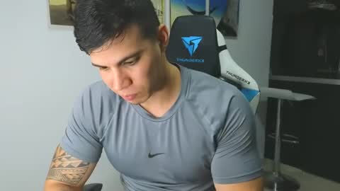 Snapshot of levelingg chatting on 01.28.25 levelingg online show from 01.28.25