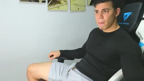 Snapshot of levelingg chatting on 01.31.25 levelingg online show from 01.31.25