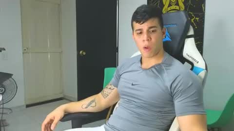 Snapshot of levelingg chatting on 03.11.25 levelingg online show from 03.11.25