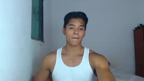 Snapshot of lewis_ly chatting on 05.26.26 i am lewis ly EDUARDO MEMDOZA15 online show from 05.26.26