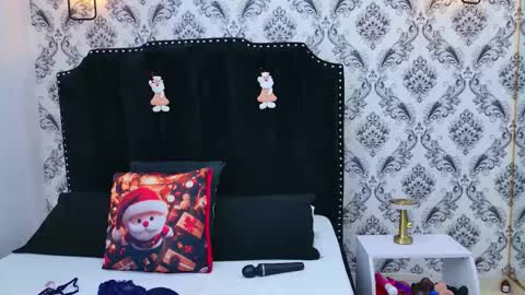 Snapshot of lexaderuso chatting on 11.26.25 LexaDeRuso online show from 11.26.25