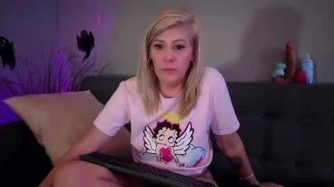 Lexi online show from 10.05.25