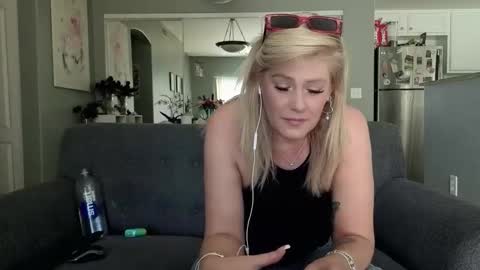 Lexi online show from 11.06.25
