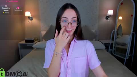 Snapshot of lexi_split chatting on 07.17.26 Lexi GTM2 MonWedThurSatSun 1000am-400pm online show from 07.17.26