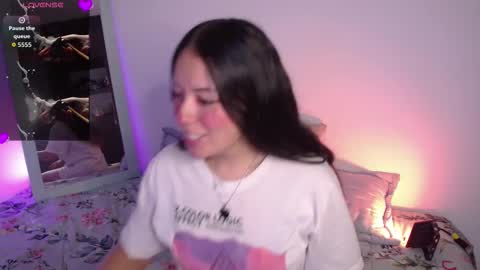 Lexie Thompson   8pm  0000am -5 online show from 10.20.25