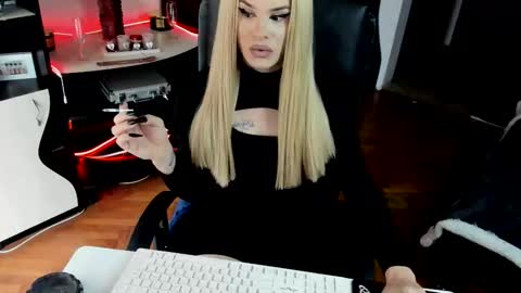 eva lexy you may call me Miss online show from 11.14.25