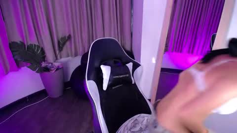 Snapshot of lexy_storm_18 chatting on 04.25.26 lexy_storm_18 online show from 04.25.26