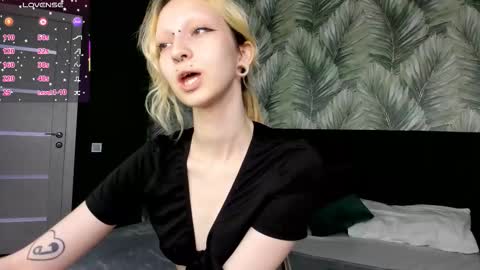 Snapshot of lexy_woorhez chatting on 09.12.25 Lexy online show from 09.12.25