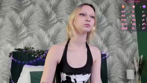 Snapshot of lexy_woorhez chatting on 11.06.25 Lexy online show from 11.06.25