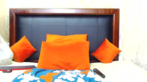 Silindile Caroline Madlala online show from 01.06.25