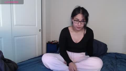 Snapshot of lexyvalentine chatting on 03.18.26 Mai online show from 03.18.26
