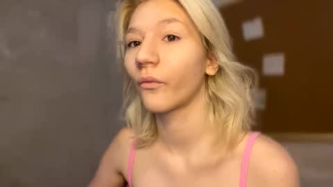 Leya online show from 11.12.25