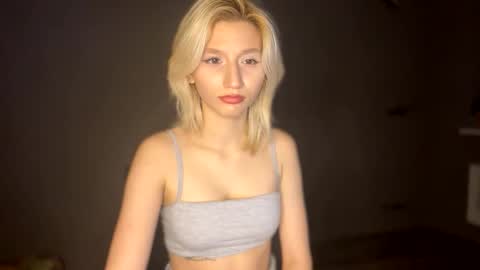 Leya online show from 11.27.25