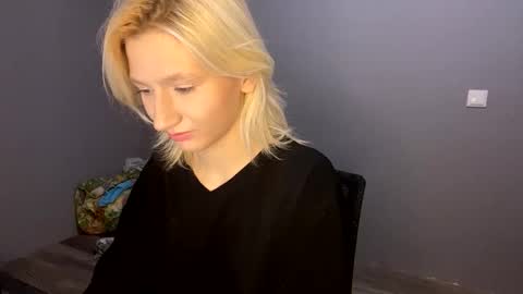 Leya online show from 11.28.25