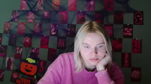 Leyla online show from 10.29.25