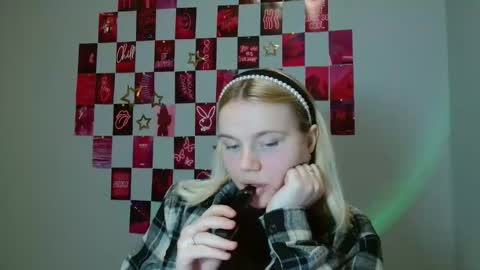 Leyla online show from 11.19.25