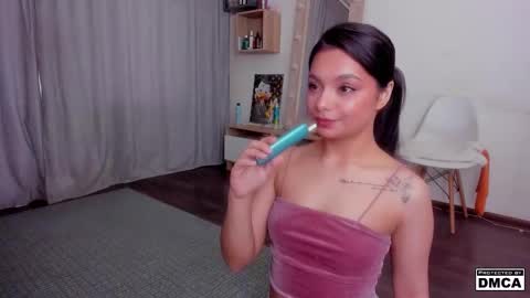 Leyla online show from 11.18.25