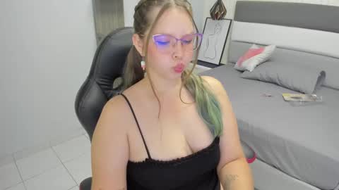   online show from 03.04.25