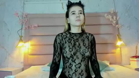 LEZY online show from 09.28.25