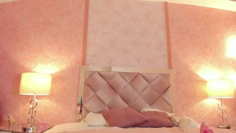 LEZY online show from 11.20.25