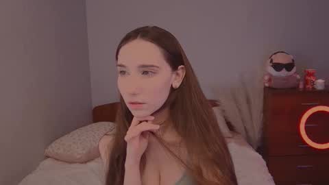 Snapshot of lezyliza chatting on 11.30.25 Liza online show from 11.30.25