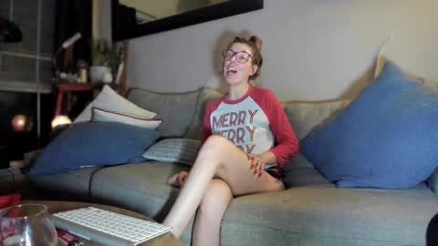 Snapshot of lezzrene chatting on 12.26.24 Hornystonerchick online show from 12.26.24