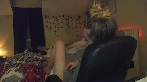 Snapshot of lezzrene chatting on 02.21.25 Hornystonerchick online show from 02.21.25