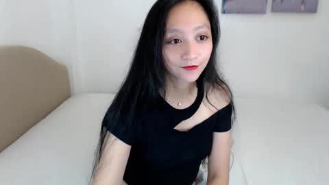 Snapshot of lhalyn060624 chatting on 10.03.25 Lyn online show from 10.03.25