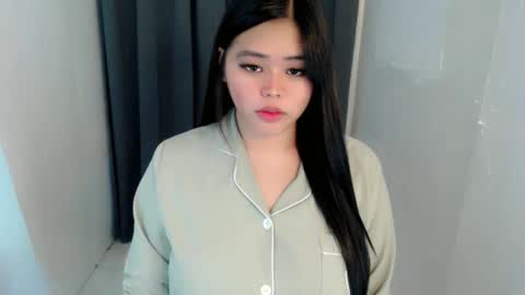 Snapshot of lhara_cumming chatting on 06.05.26 LHARA online show from 06.05.26