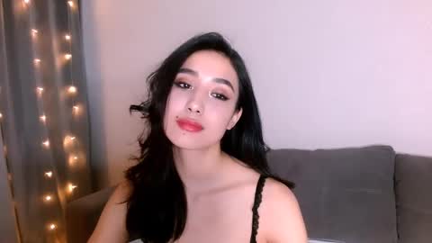 Snapshot of li_noen chatting on 03.08.25 Li online show from 03.08.25