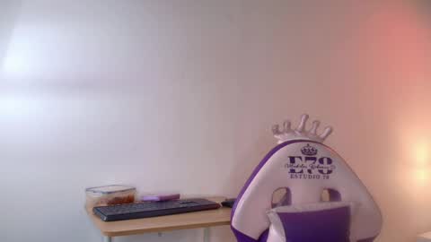 Snapshot of lia_adamsss chatting on 05.26.26 Lia online show from 05.26.26