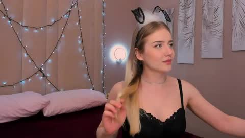 Snapshot of lia_candy_ chatting on 04.19.26 Lia online show from 04.19.26