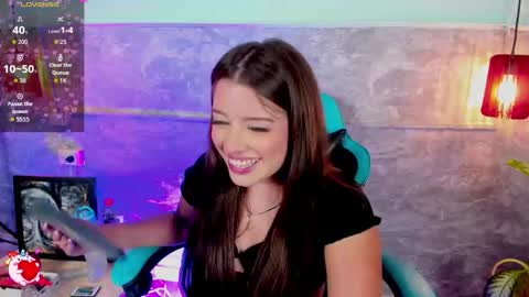 Snapshot of lia_little18 chatting on 10.27.25 lia_little18 online show from 10.27.25