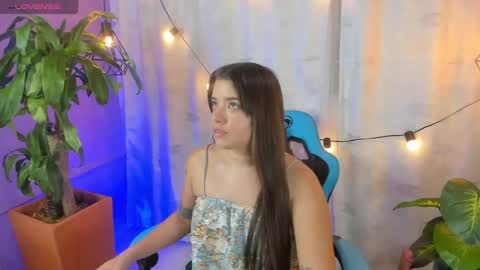 Snapshot of lia_little18 chatting on 05.17.26 lia_little18 online show from 05.17.26