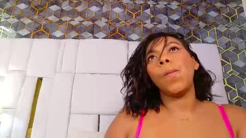 lia_mariana online show from 10.26.25